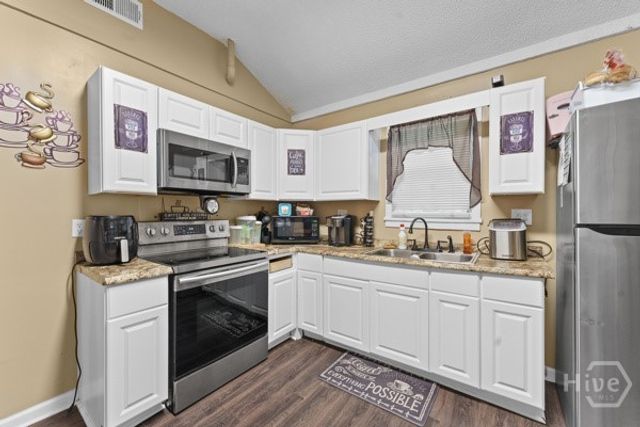 52 S Parkwood Drive, Savannah, GA 31404