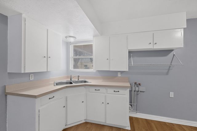 222 W Union Bower Road, Irving, TX 75061