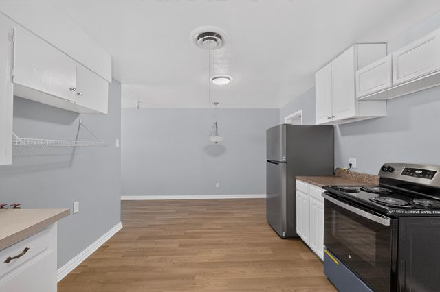 222 W Union Bower Road, Irving, TX 75061