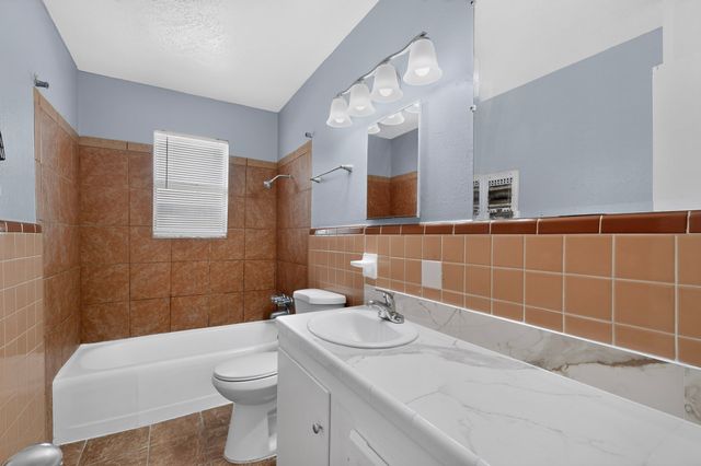 222 W Union Bower Road, Irving, TX 75061