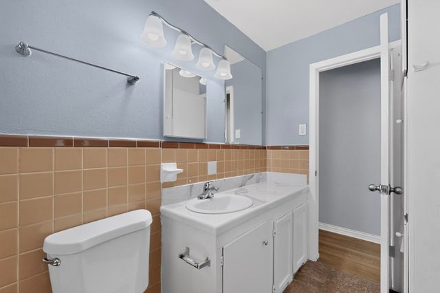 222 W Union Bower Road, Irving, TX 75061