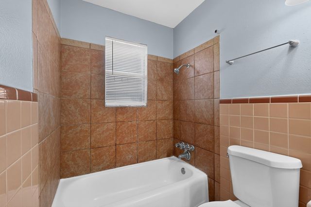 222 W Union Bower Road, Irving, TX 75061