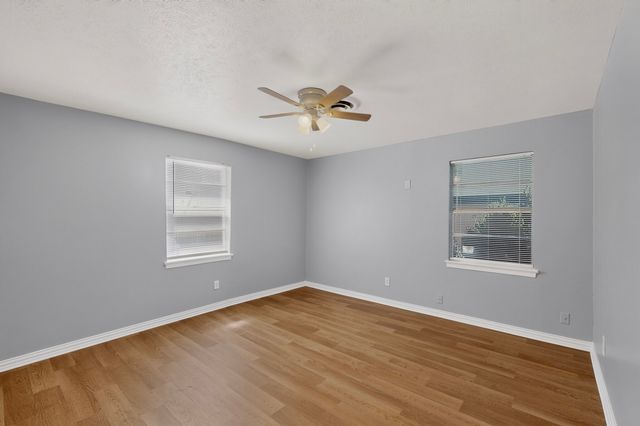 222 W Union Bower Road, Irving, TX 75061