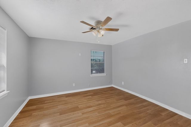 222 W Union Bower Road, Irving, TX 75061
