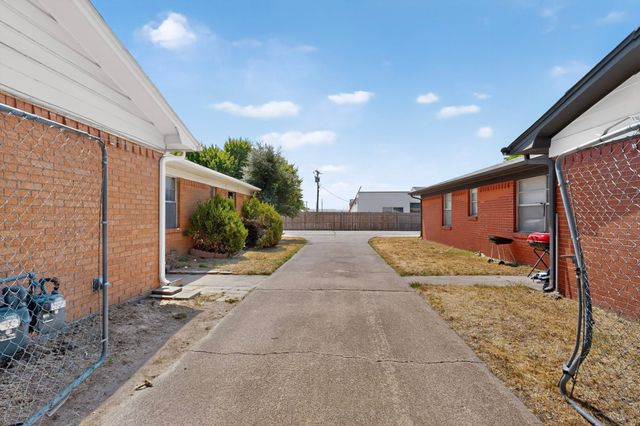222 W Union Bower Road, Irving, TX 75061