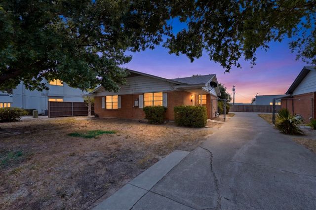 222 W Union Bower Road, Irving, TX 75061