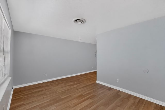 222 W Union Bower Road, Irving, TX 75061