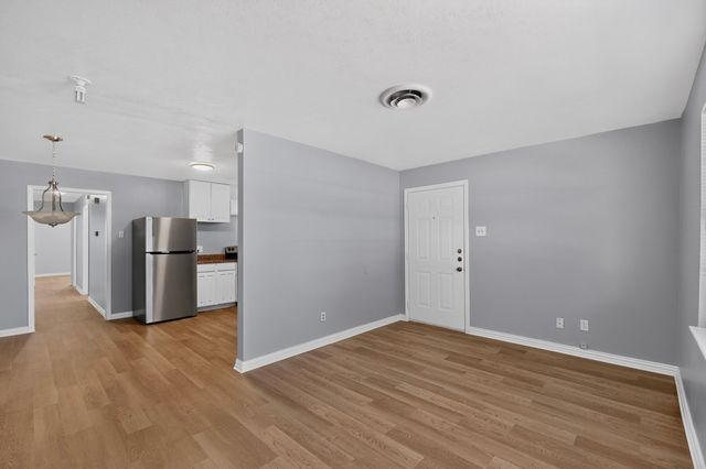 222 W Union Bower Road, Irving, TX 75061
