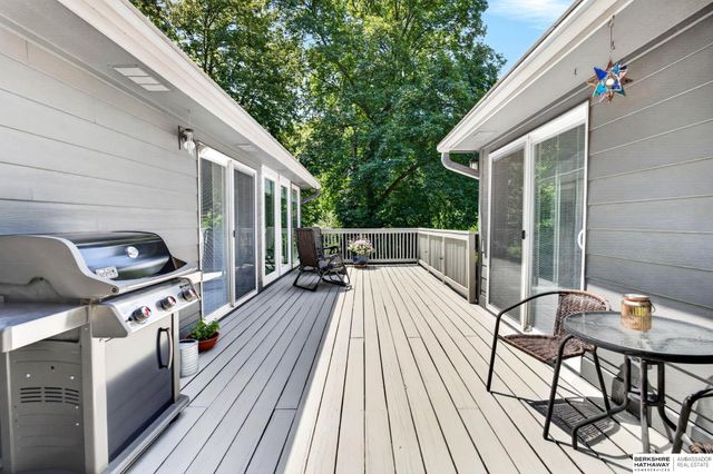 903 Ridgewood Court, Bellevue, NE 68005