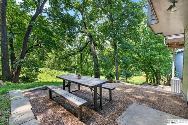 903 Ridgewood Court, Bellevue, NE 68005