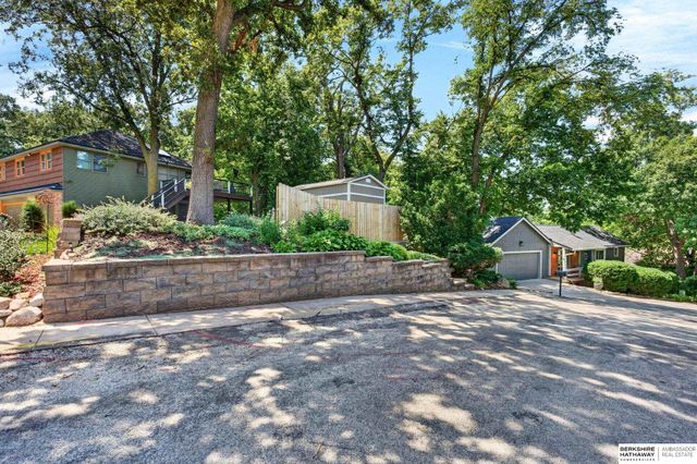 903 Ridgewood Court, Bellevue, NE 68005