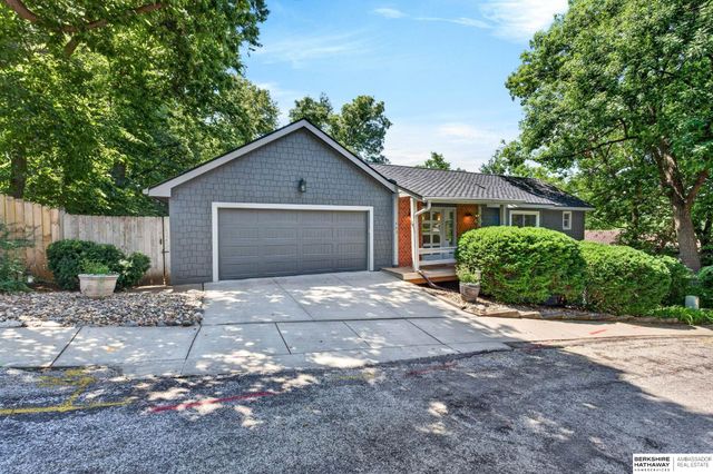 903 Ridgewood Court, Bellevue, NE 68005