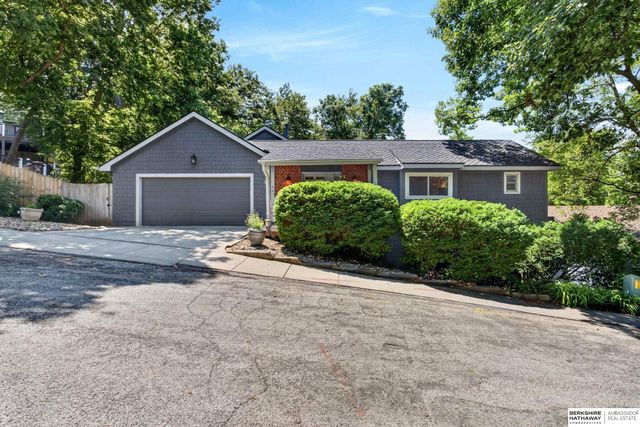 903 Ridgewood Court, Bellevue, NE 68005