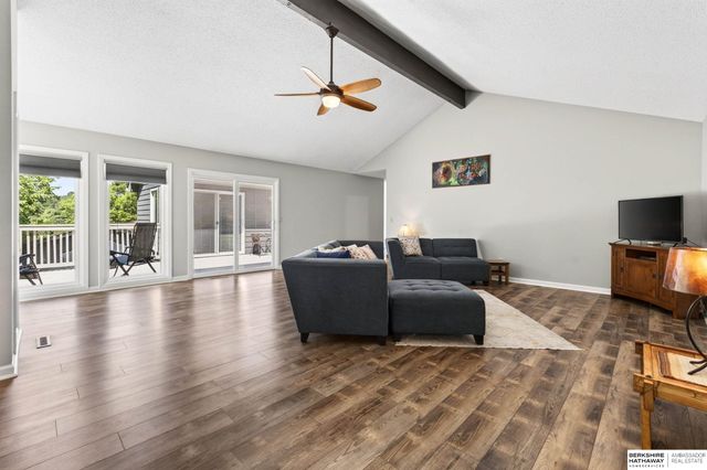 903 Ridgewood Court, Bellevue, NE 68005