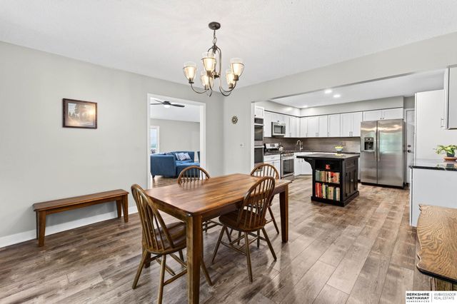 903 Ridgewood Court, Bellevue, NE 68005