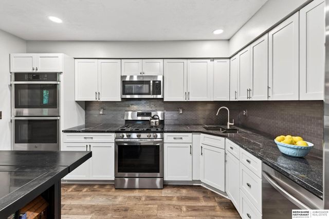 903 Ridgewood Court, Bellevue, NE 68005