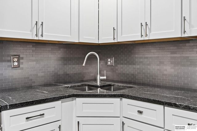 903 Ridgewood Court, Bellevue, NE 68005