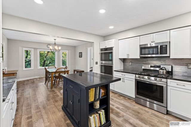 903 Ridgewood Court, Bellevue, NE 68005