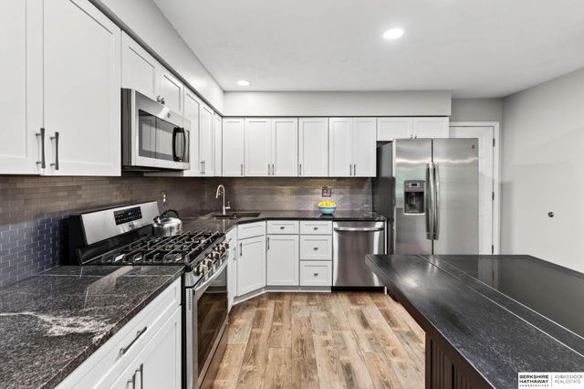 903 Ridgewood Court, Bellevue, NE 68005