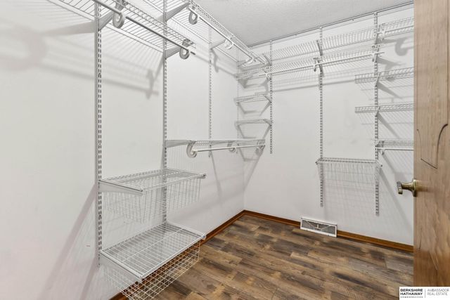 903 Ridgewood Court, Bellevue, NE 68005