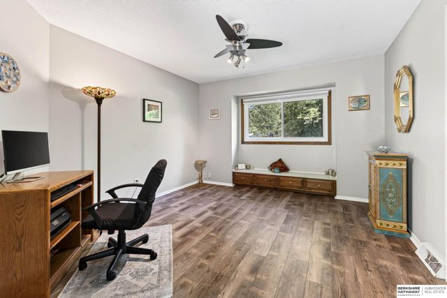 903 Ridgewood Court, Bellevue, NE 68005