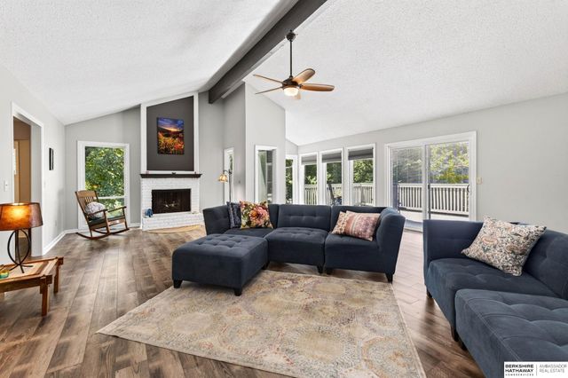 903 Ridgewood Court, Bellevue, NE 68005