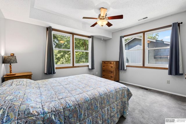 903 Ridgewood Court, Bellevue, NE 68005