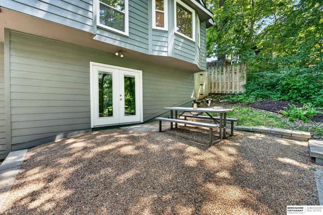 903 Ridgewood Court, Bellevue, NE 68005