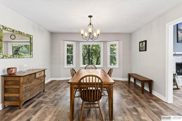 903 Ridgewood Court, Bellevue, NE 68005