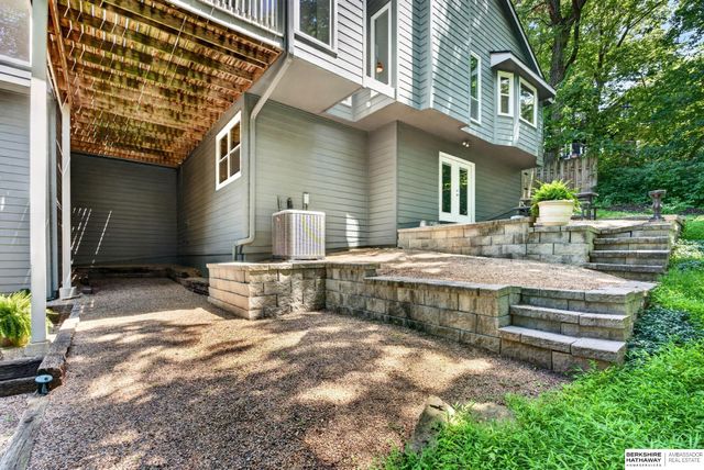 903 Ridgewood Court, Bellevue, NE 68005