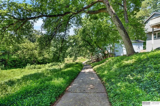 903 Ridgewood Court, Bellevue, NE 68005