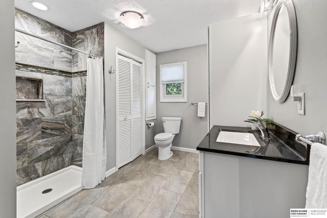 903 Ridgewood Court, Bellevue, NE 68005