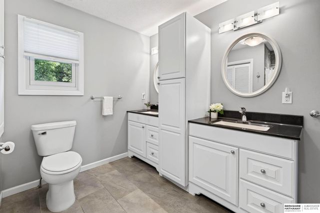 903 Ridgewood Court, Bellevue, NE 68005