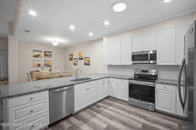 406 Pineapple Square SW, Vero Beach, FL 32962