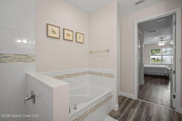406 Pineapple Square SW, Vero Beach, FL 32962