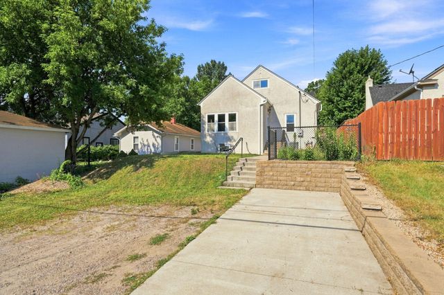 1500 Vincent Avenue N, Minneapolis, MN 55411