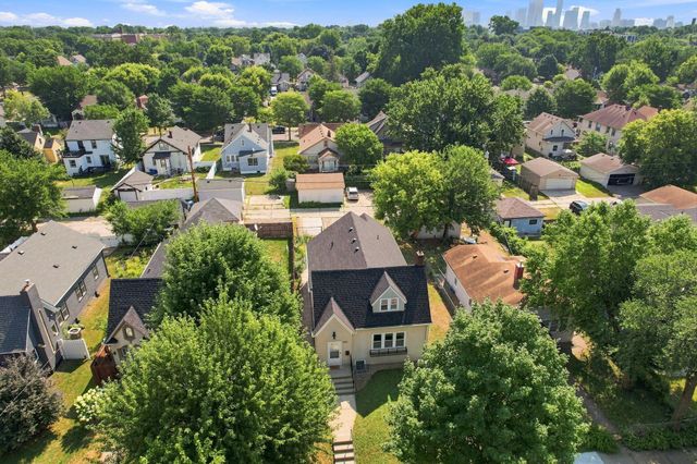 1500 Vincent Avenue N, Minneapolis, MN 55411