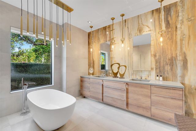 3600 Paddock Rd, Weston, FL 33331