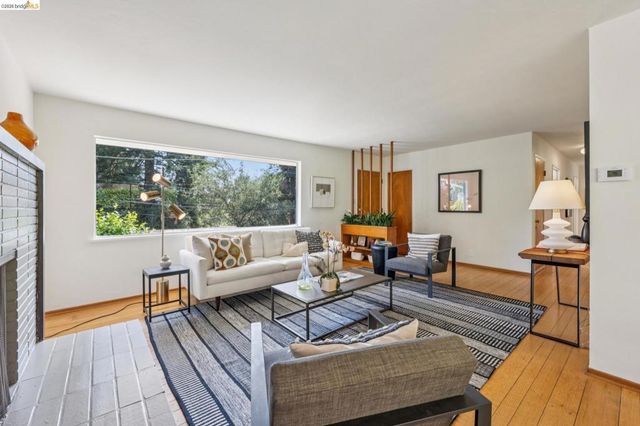 844 Blair Ave, Oakland, CA 94611