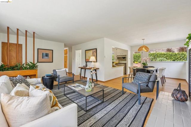 844 Blair Ave, Oakland, CA 94611