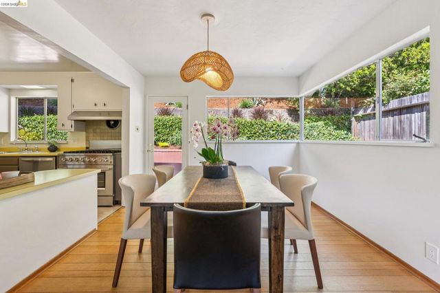 844 Blair Ave, Oakland, CA 94611