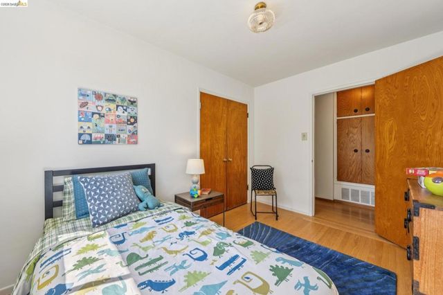 844 Blair Ave, Oakland, CA 94611