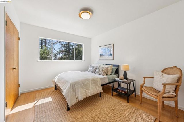 844 Blair Ave, Oakland, CA 94611