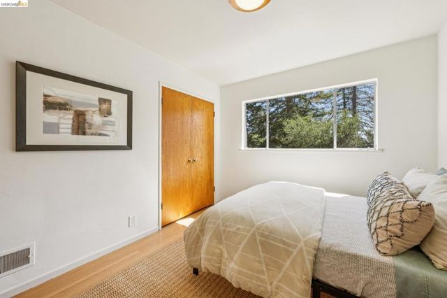 844 Blair Ave, Oakland, CA 94611