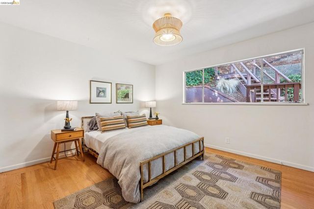 844 Blair Ave, Oakland, CA 94611