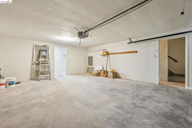 844 Blair Ave, Oakland, CA 94611