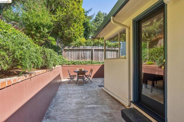844 Blair Ave, Oakland, CA 94611