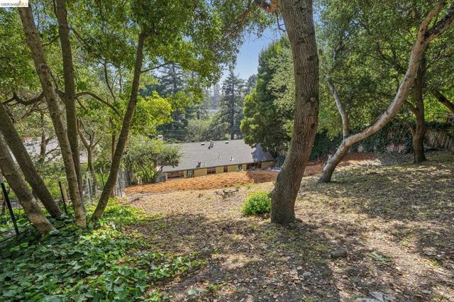 844 Blair Ave, Oakland, CA 94611