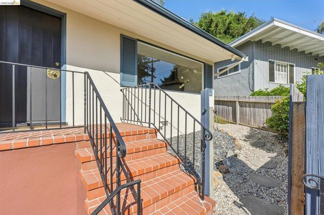 844 Blair Ave, Oakland, CA 94611