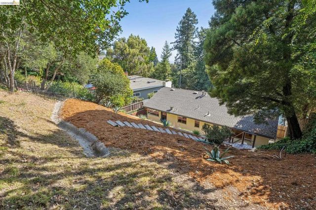 844 Blair Ave, Oakland, CA 94611